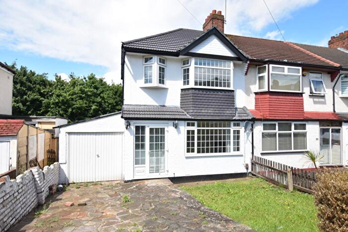 3 Bedroom End Of Terrace House To Rent In Dunkery Road, Mottingham, SE9