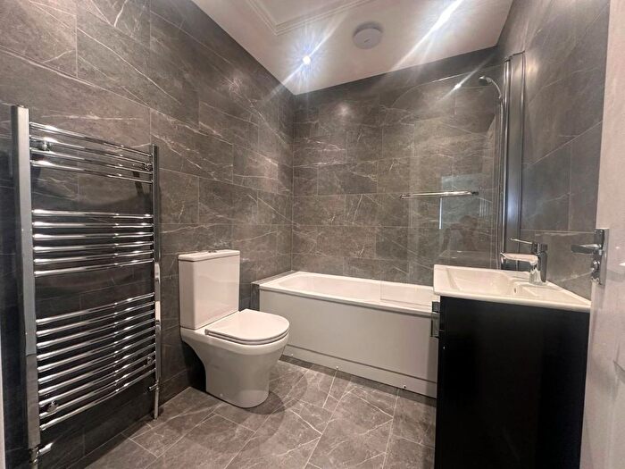 2 Bedroom Semi-Detached House To Rent In High Street, Rainham, Gillingham, ME8