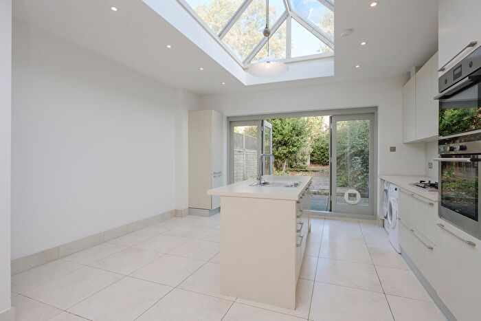 3 Bedroom Property For Sale In Alexandra Road, Kew, Richmond, TW9