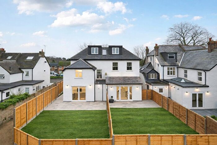 4 Bedroom Semi-Detached House For Sale In Hempstead Road, Bovingdon, Hemel Hempstead, HP3