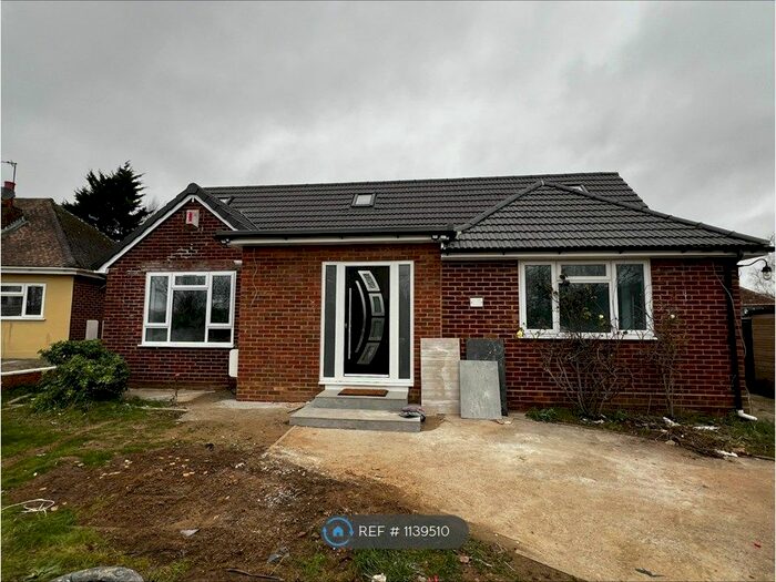 1 Bedroom Flat To Rent In Pentland Close, Reading, RG30