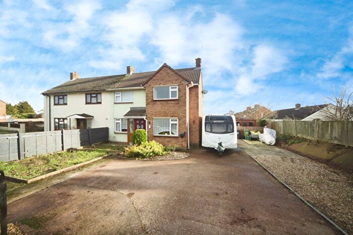 3 Bedroom Semi Detached House For Sale In Richards Crescent, Monkton Heathfield, Taunton, TA2