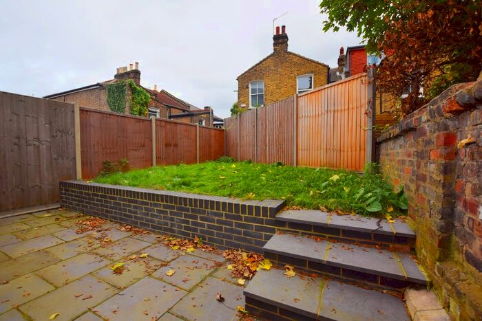 1 Bedroom Flat To Rent In Fenwick Road, London, SE15