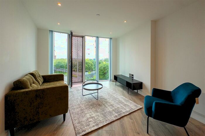 1 Bedroom Apartment To Rent In Thr, M15