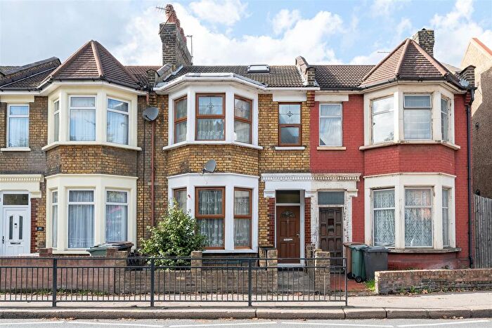 4 Bedroom Terraced House For Sale In Chingford Road, Walthamstow, E17