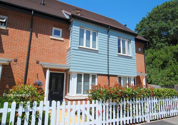 3 Bedroom Property To Rent In Reeds Meadow, Merstham, Redhill, RH1