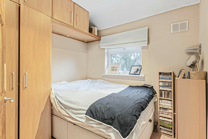 3 Bedroom Terraced House For Sale In Kingsholm Gardens, Eltham, SE9