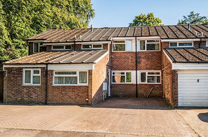 3 Bedroom Terraced House For Sale In Fitzroy Close, Bassett, Southampton, Hampshire, SO16
