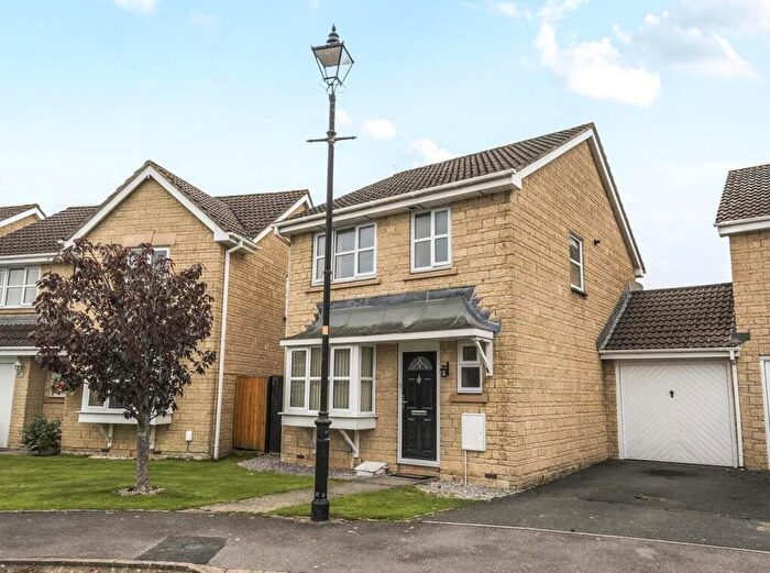 3 Bedroom Detached House For Sale In Sutherland Crescent, Chippenham, SN14