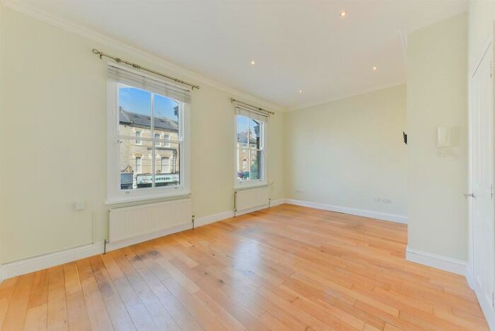 1 Bedroom Flat To Rent In Northcote Road, London, SW11