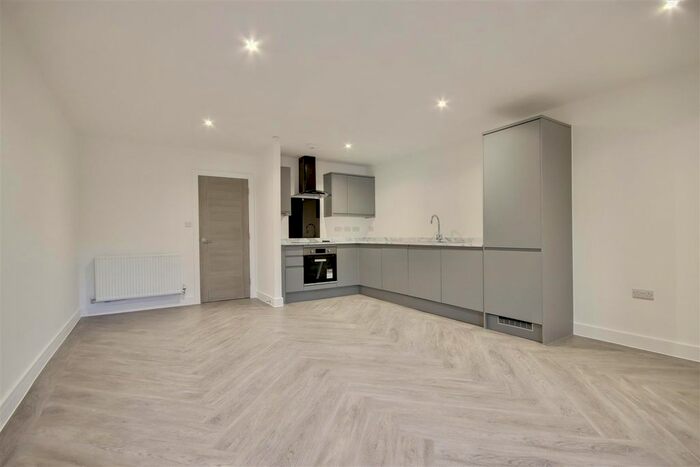 2 Bedroom Flat To Rent In Governors Walk, Portsmouth, PO3