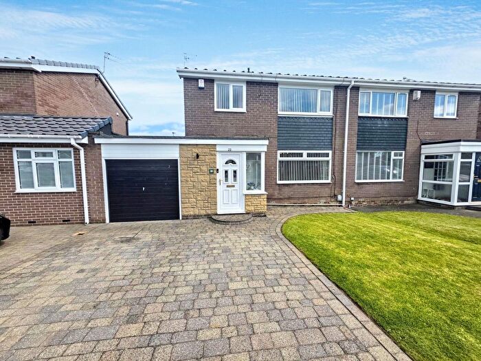 3 Bedroom Semi-Detached House For Sale In Gainsborough Place, Cramlington, NE23