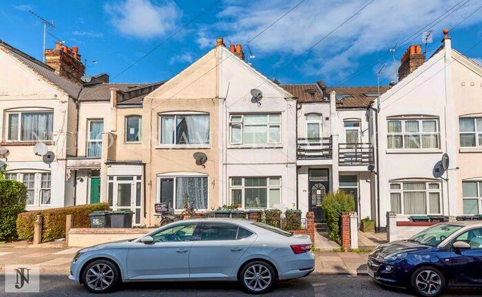 1 Bedroom Flat To Rent In Lascotts Road, Wood Green, London, N22
