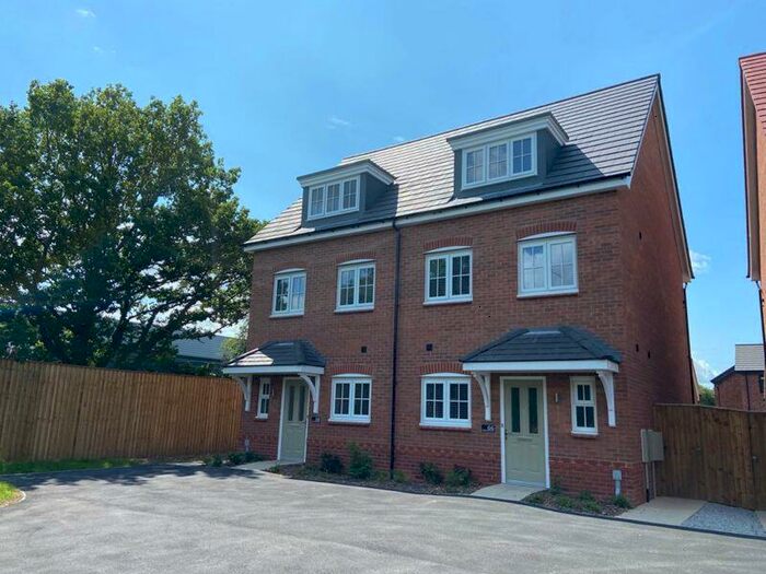 4 Bedroom House To Rent In George Jackson Avenue, CW4