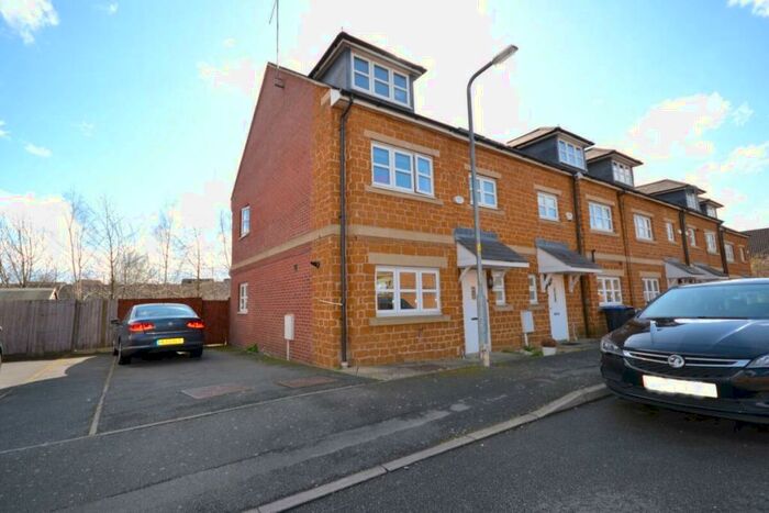 3 Bedroom Terraced House To Rent In Blisworth Close, Northampton, NN4