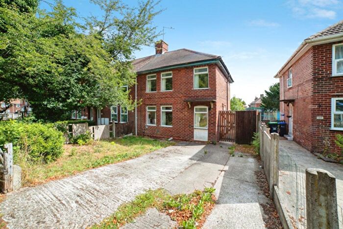 3 Bedroom End Of Terrace House For Sale In Kirkby Road, Sutton-in-Ashfield, Nottinghamshire, NG17