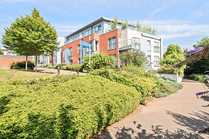 2 Bedroom Flat For Sale In Charrington Place, St. Albans, AL1