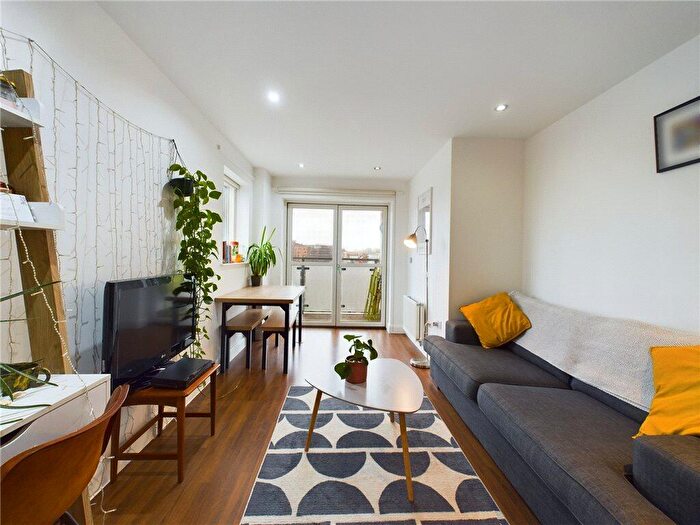 1 Bedroom Apartment For Sale In Bournemouth Road, London, SE15