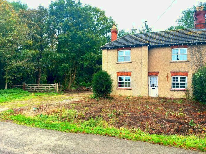 4 Bedroom House To Rent In Bed Semi Detached Frampton, PE20