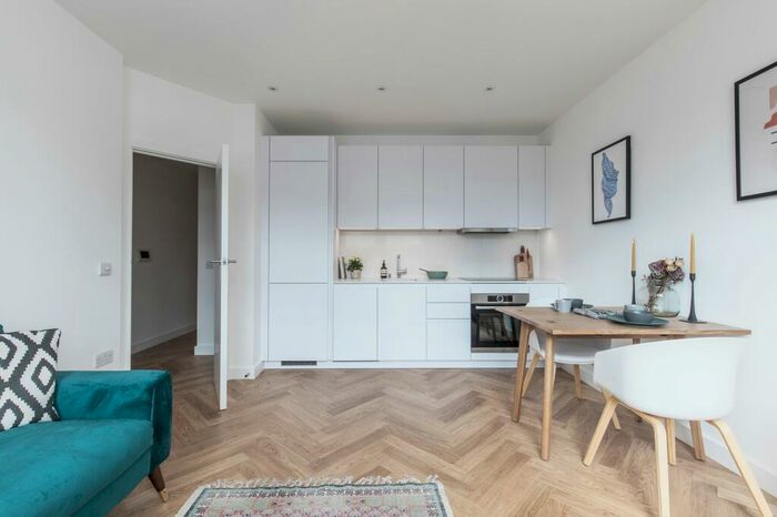 2 Bedroom Flat To Rent In Avenue House, Allitsen Road, NW8