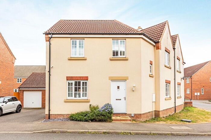 3 Bedroom Semi-Detached House For Sale In A Spacious Modern Home In King's Lynn, PE30
