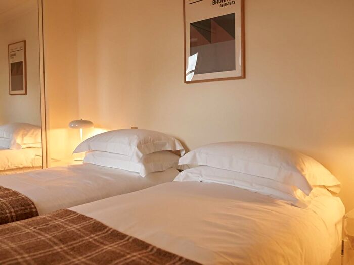 3 Bedroom Flat To Rent In Randolph Avenue, London, W9