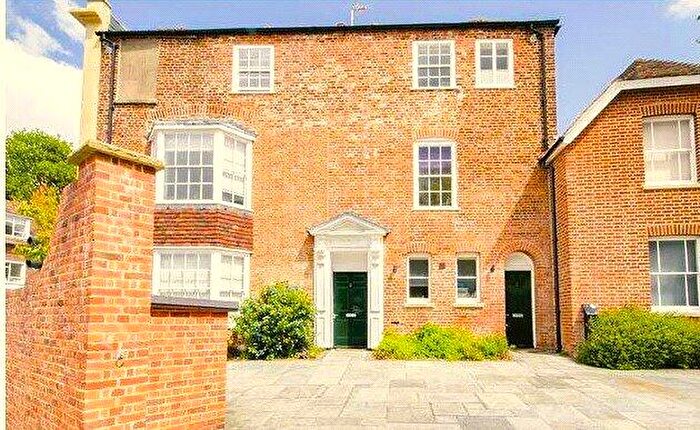 1 Bedroom Apartment For Sale In Oaten Hill, Canterbury, CT1