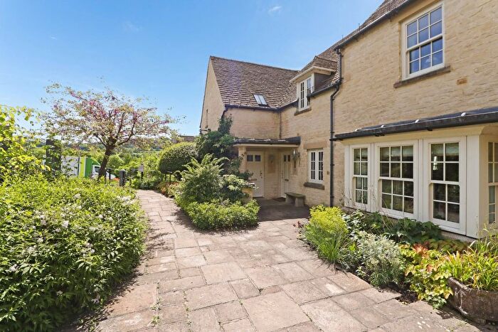 3 Bedroom Flat For Sale In Stroud Road, Painswick, Stroud, GL6
