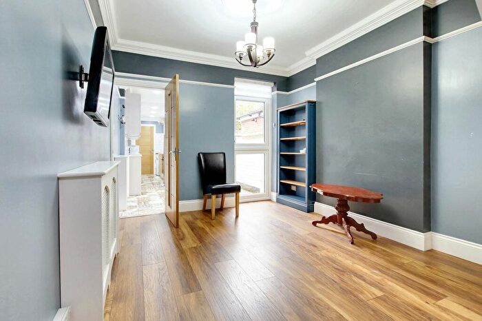 2 Bedroom Terraced House To Rent In Queens Road, Leicester, LE2