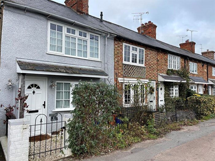 3 Bedroom End Of Terrace House For Sale In Model Row, Buckland, Aylesbury, HP22