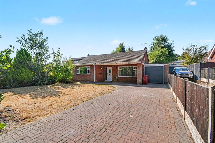 2 Bedroom Bungalow For Sale In Holme Lane, Bottesford, Scunthorpe, DN16