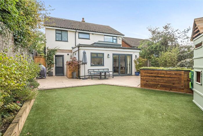 4 Bedroom Detached House For Sale In Pondwood Rise, Orpington, BR6