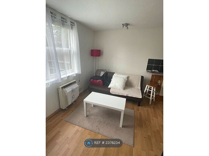 Studio To Rent In Spencer Mews, London, W6