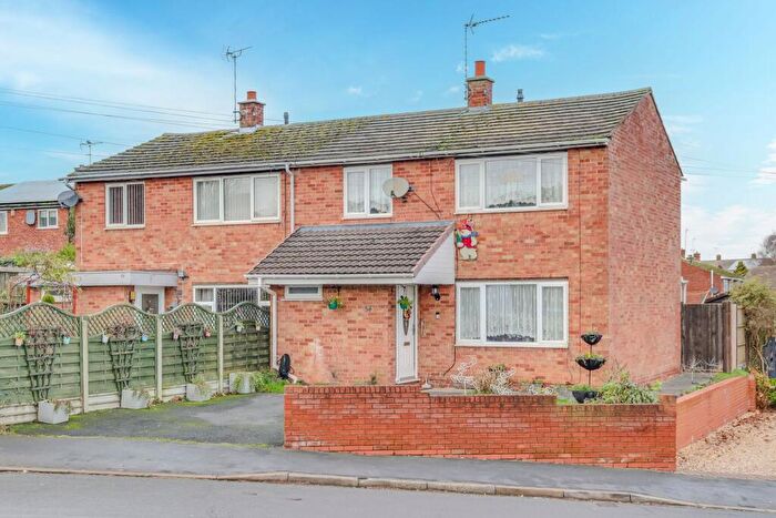3 Bedroom Semi-Detached House For Sale In Kirkby Road, Desford, LE9