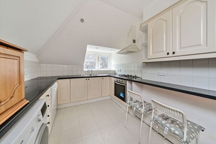 2 Bedroom Flat To Rent In Finchley Road, London, NW3