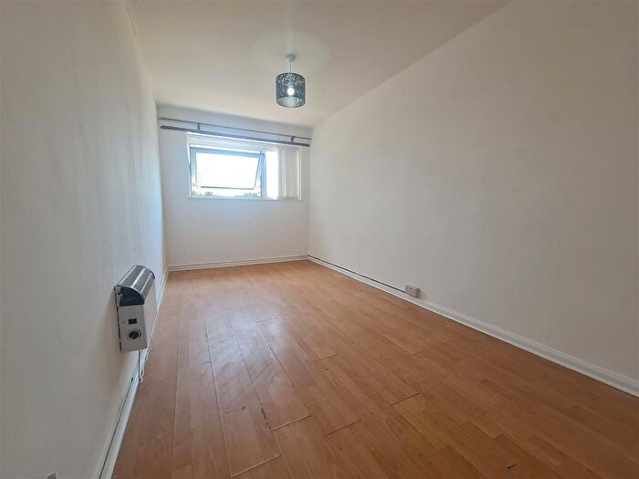3 Bedroom Flat For Sale In Pershore Road, Birmingham, B5