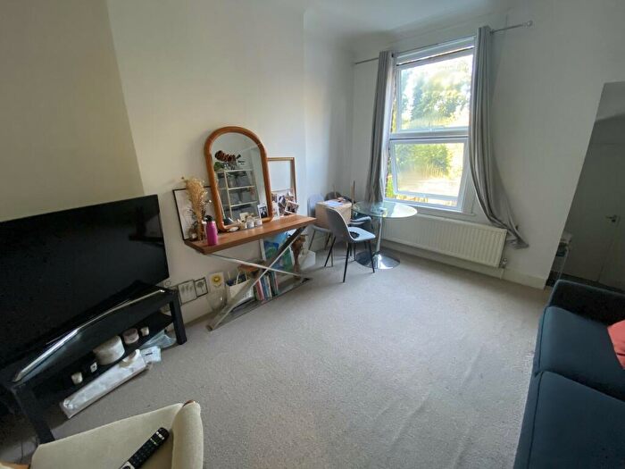 2 Bedroom Flat For Sale In Flat B, Lichfield Road, Cricklewood, London, NW2