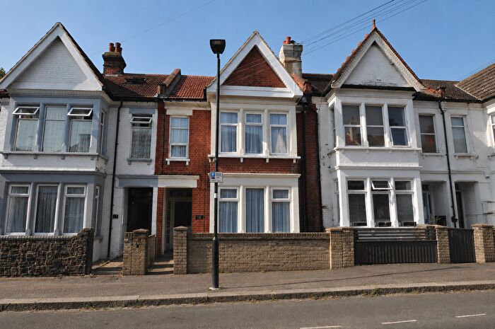 7 Bedroom Terraced House For Sale In St. Helens Road, Westcliff-On-Sea, Essex, SS0