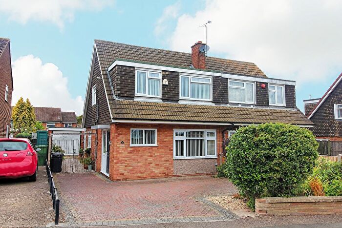 3 Bedroom Semi-Detached House For Sale In Amanda Road, Glen Parva, LE2