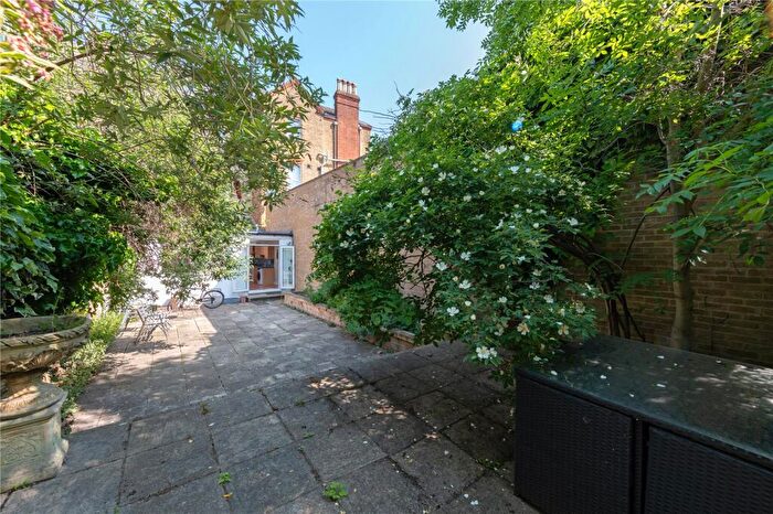 2 Bedroom Apartment To Rent In Malwood Road, Clapham South, SW12