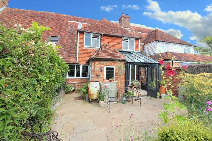 3 Bedroom Cottage For Sale In Cranbrook Road, Tenterden, TN30
