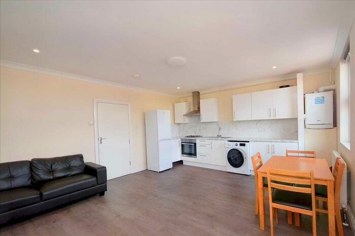 1 Bedroom Flat To Rent In Flat, A London Road, Tooting, SW17