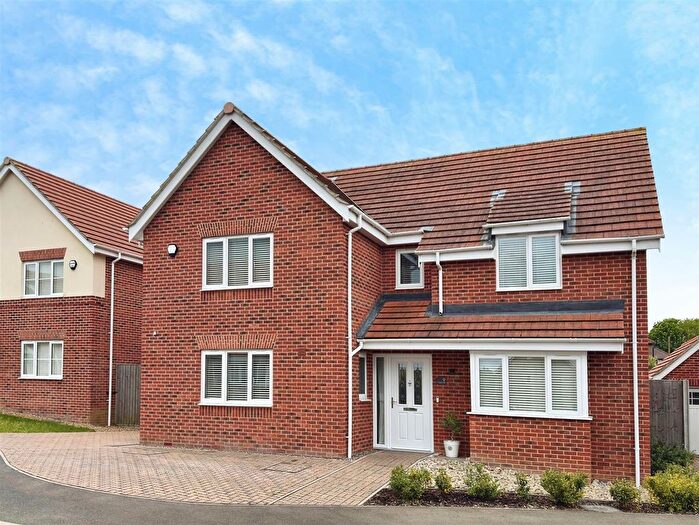 5 Bedroom Detached House For Sale In Nursery Close, Oulton Broad, Lowestoft, Suffolk., NR32