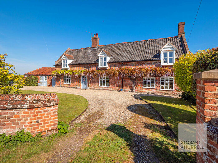 7 Bedroom Farm House For Sale In Lilac Farmhouse, Long Common Road, Swanton Abbott, Norfolk, NR10