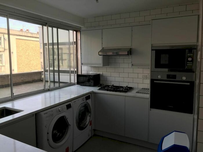 3 Bedroom Flat To Rent In Cavendish Place, London, W1G
