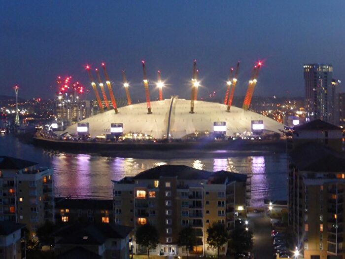 1 Bedroom Flat To Rent In Elektron Tower, Blackwall Way, Docklands, London, E14