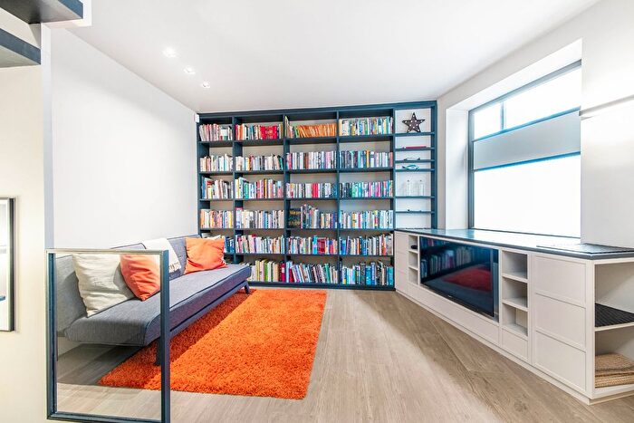 1 Bedroom Detached House To Rent In Pottery Lane, London, W11