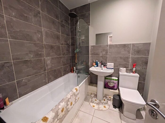 1 Bedroom Flat To Rent In Canning Street, Birkenhead, CH41