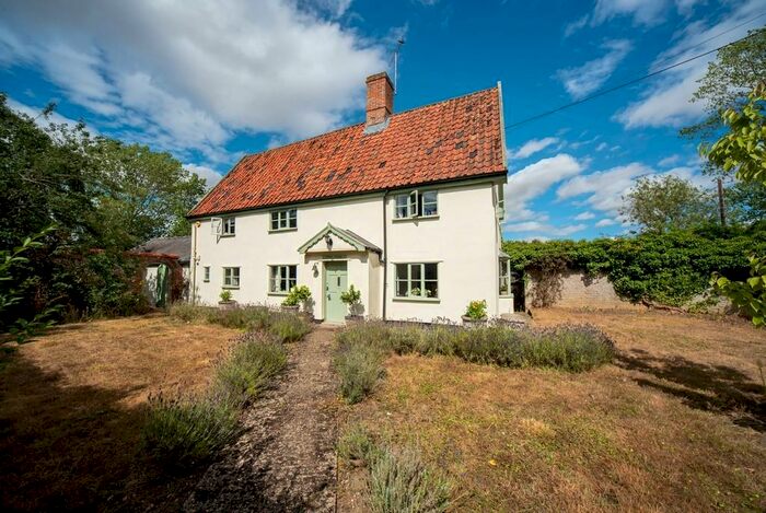 3 Bedroom Detached House For Sale In Bacton, Stowmarket, IP14