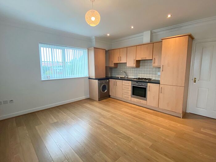 2 Bedroom Flat To Rent In Hastings Court, Rotherham, S66